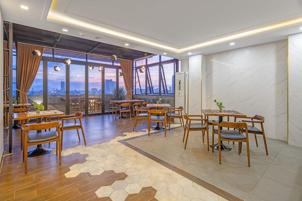 Platinum Danang Hotel Exterior foto